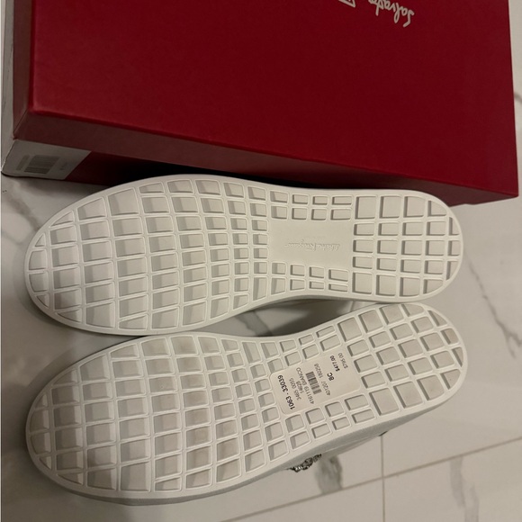 Salvatore Ferragamo white and silver embellishment, brand new, never worn, size - Picture 4 of 9